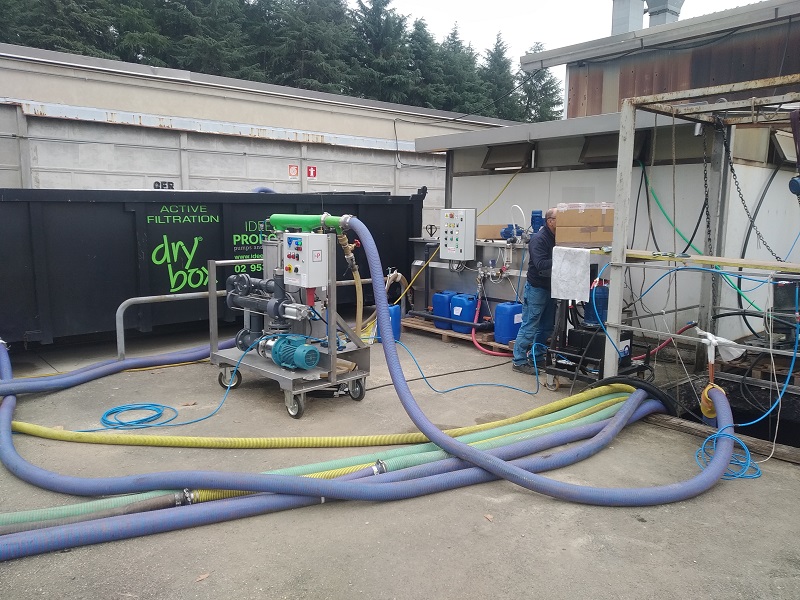 Industrial sludge pump Tarua® in operation with DRY BOX® dewatering system - IDEE E PRODOTTI